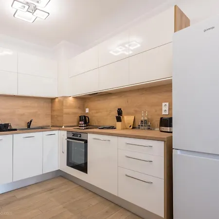 Apartment Bright One Bedroom With Parking Space